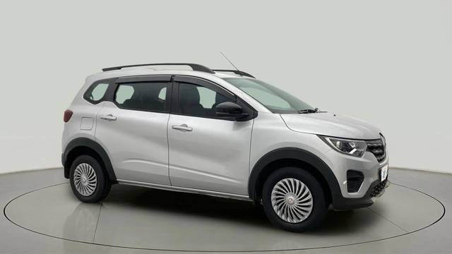 https://images10.gaadi.com/usedcar_image/4573297/original/c6bca3a7d0318bf7da5706ec8f591b21.jpg?imwidth=6400