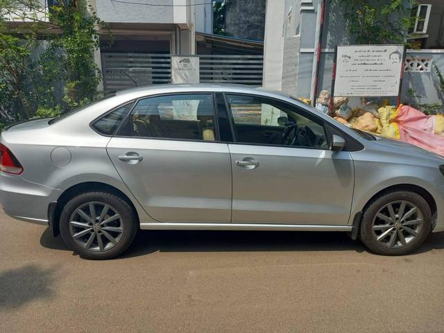 https://images10.gaadi.com/usedcar_image/4573306/original/processed_2d9828aea5bca9c23ddce7adf505eb93.jpg?imwidth=6401