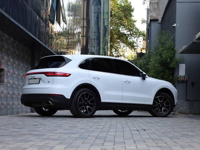https://images10.gaadi.com/usedcar_image/4573315/original/processed_5f14f5fe51c2c9413eb656334353ee96.jpg?imwidth=6402