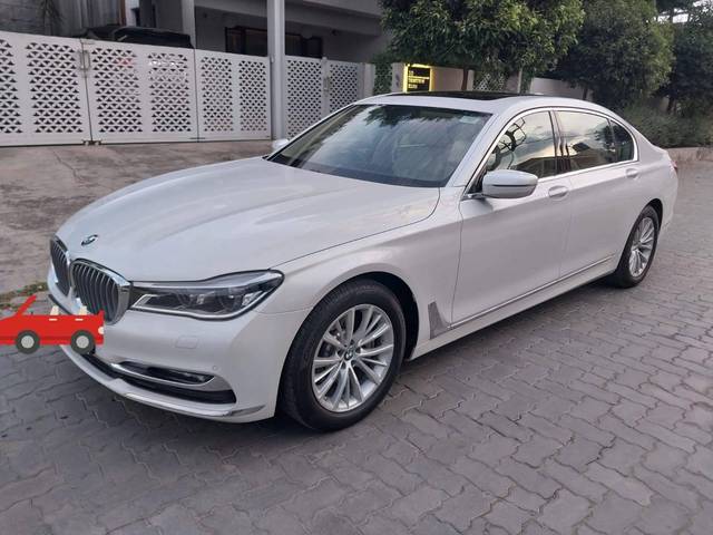 https://images10.gaadi.com/usedcar_image/4573320/original/processed_3002c63e-f180-4920-9c55-0d298f9acbc1.jpg?imwidth=6402