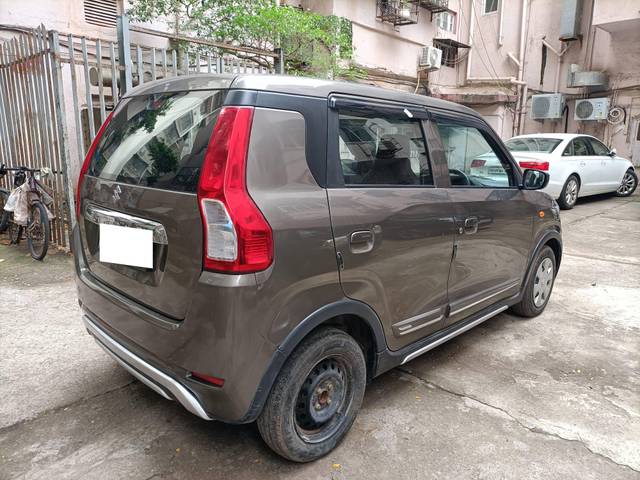 https://images10.gaadi.com/usedcar_image/4573353/original/processed_e95df9e8b424b1a8645bde90a44b46a9.jpg?imwidth=6402