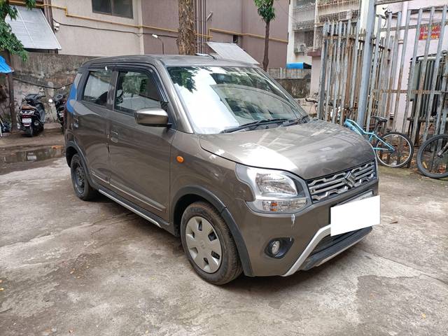 https://images10.gaadi.com/usedcar_image/4573353/original/processed_f743f8e22ed1ea43e277eadc97b9bdbb.jpg?imwidth=6400