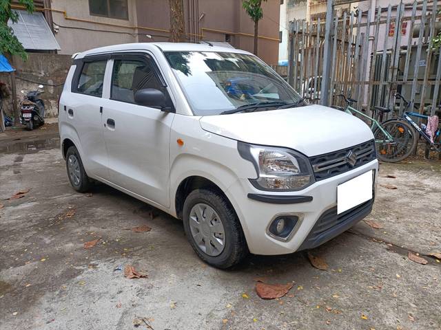https://images10.gaadi.com/usedcar_image/4573354/original/processed_01e337b2131ce1dbbc77ac1be9647512.jpg?imwidth=6400