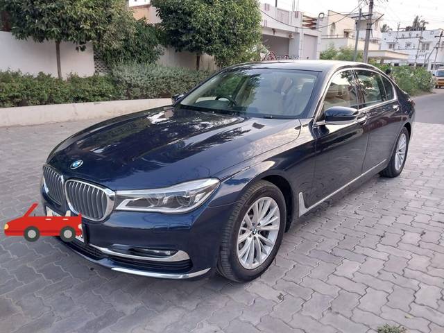 https://images10.gaadi.com/usedcar_image/4573365/original/processed_f69e8bc2-f495-40e0-9662-2d49e6c6fc8d.jpg?imwidth=6402