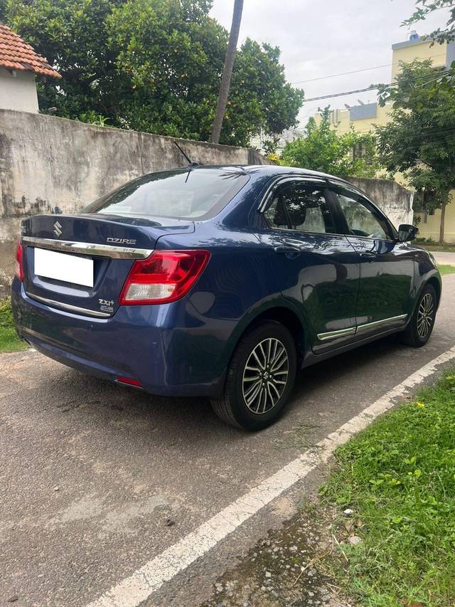 https://images10.gaadi.com/usedcar_image/4573384/original/processed_3bc82a8e6d4ab348052d6d526d8e0a9c.jpg?imwidth=6401