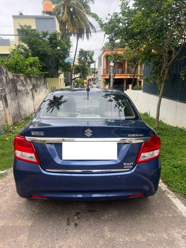 https://images10.gaadi.com/usedcar_image/4573384/original/processed_c2a23724a5c04ebab1e42452bee600f7.jpg?imwidth=6402