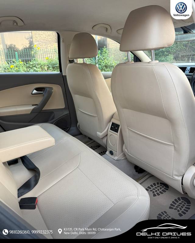 https://images10.gaadi.com/usedcar_image/4573412/original/e0fdd22f02d4375f045c630fa685ef10.jpeg?imwidth=6402