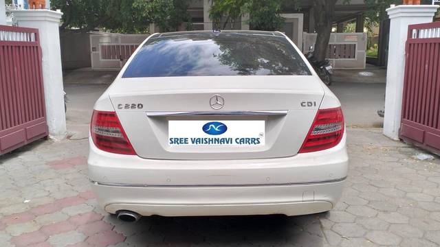 https://images10.gaadi.com/usedcar_image/4573413/original/processed_af6f922d455fa61884a2d7e48e868ea3.jpg?imwidth=6401