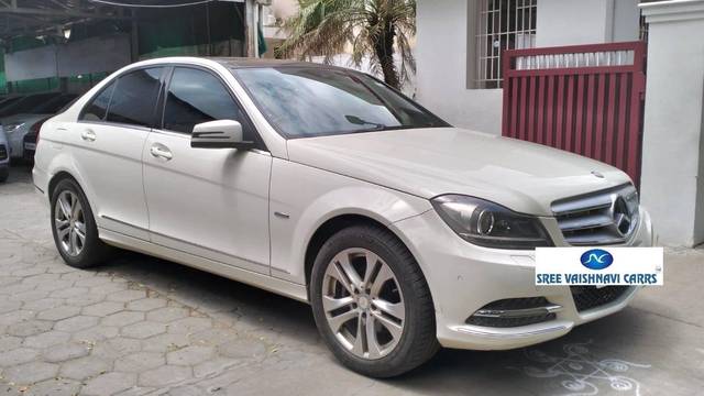 https://images10.gaadi.com/usedcar_image/4573413/original/processed_c047aa235b032eb1f72bac65b7757dd9.jpg?imwidth=6400