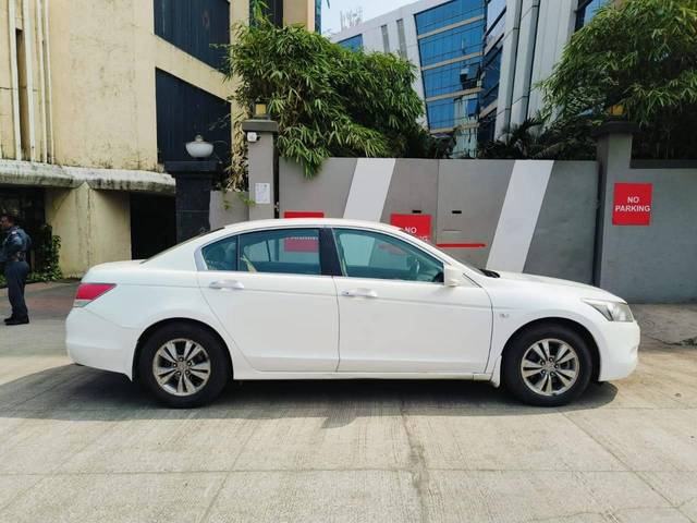 https://images10.gaadi.com/usedcar_image/4573427/original/processed_cc03f751e86d9af21b5b053be29d1fbf.jpeg?imwidth=6401