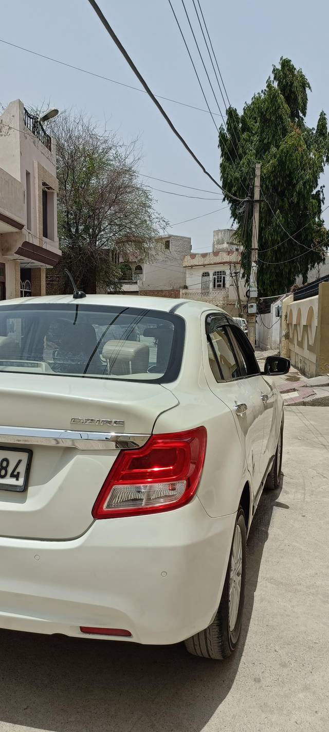 https://images10.gaadi.com/usedcar_image/4573430/original/processed_0ebbbad572bade45fa0f5977b657cf55.jpg?imwidth=6401