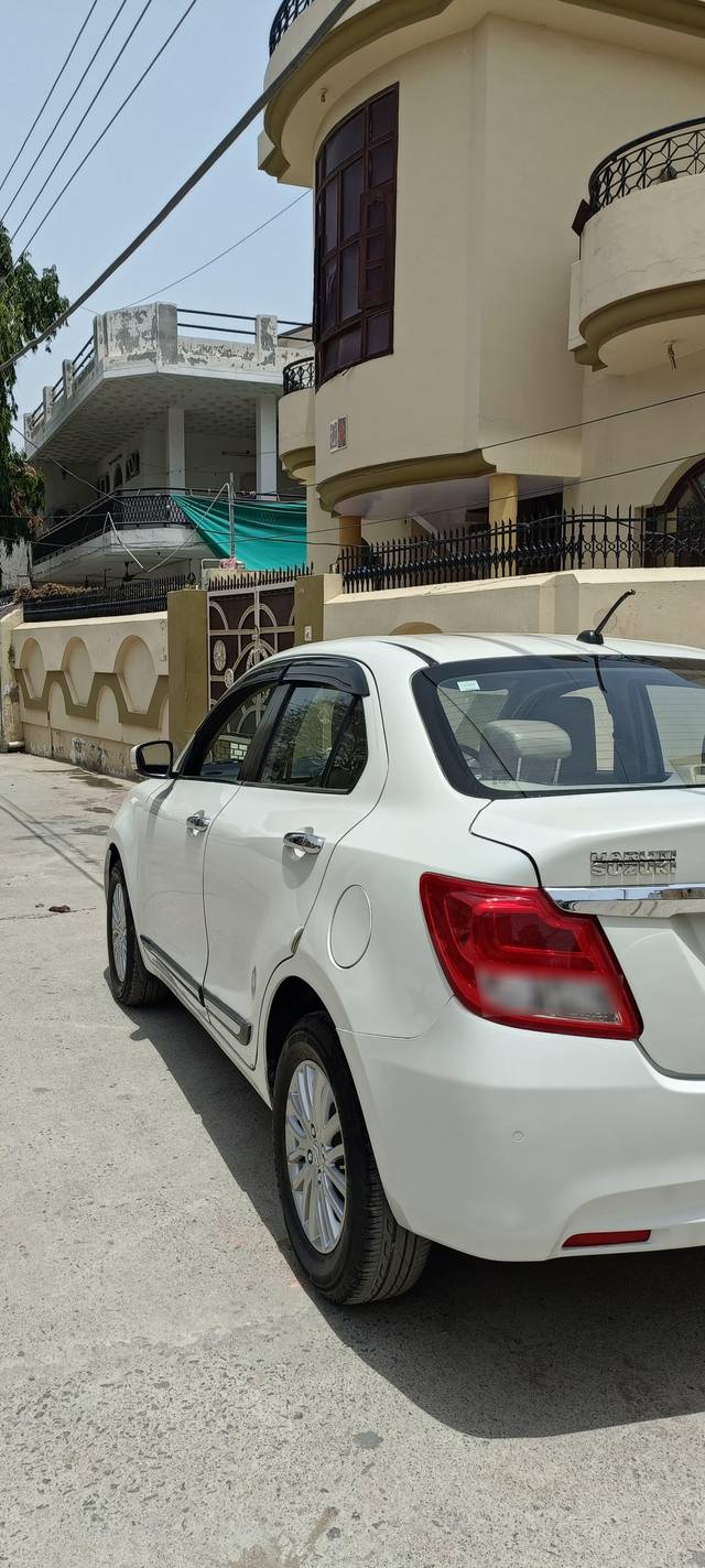 https://images10.gaadi.com/usedcar_image/4573430/original/processed_7967fa6b0ccba361f4d582d52d25f28c.jpg?imwidth=6402