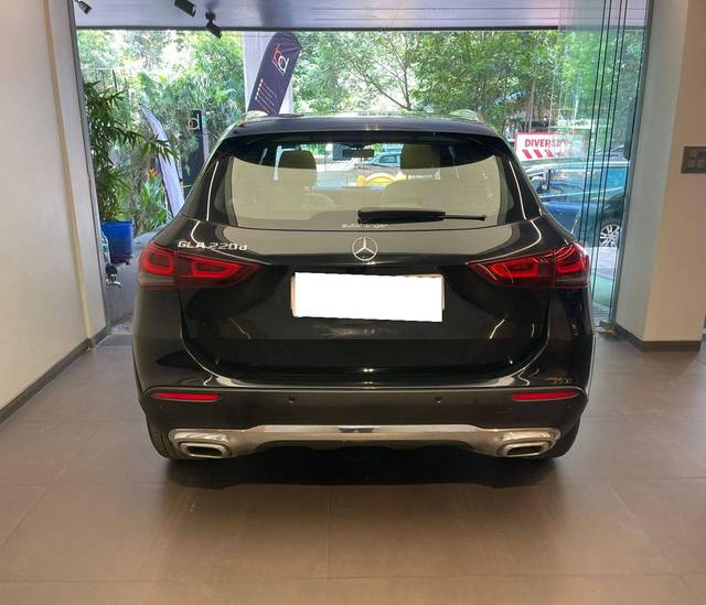 https://images10.gaadi.com/usedcar_image/4573436/original/processed_9fd1430206f85b2795847a77143059e4.jpeg?imwidth=6402