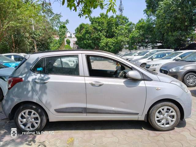 https://images10.gaadi.com/usedcar_image/4573451/original/processed_2cceba6e5e6717e1135ed9b2b696f482.jpg?imwidth=6401