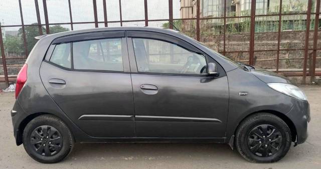 https://images10.gaadi.com/usedcar_image/4573458/original/processed_8f469d3fcee2fcdb52a428e37f7e7c21.jpg?imwidth=6401