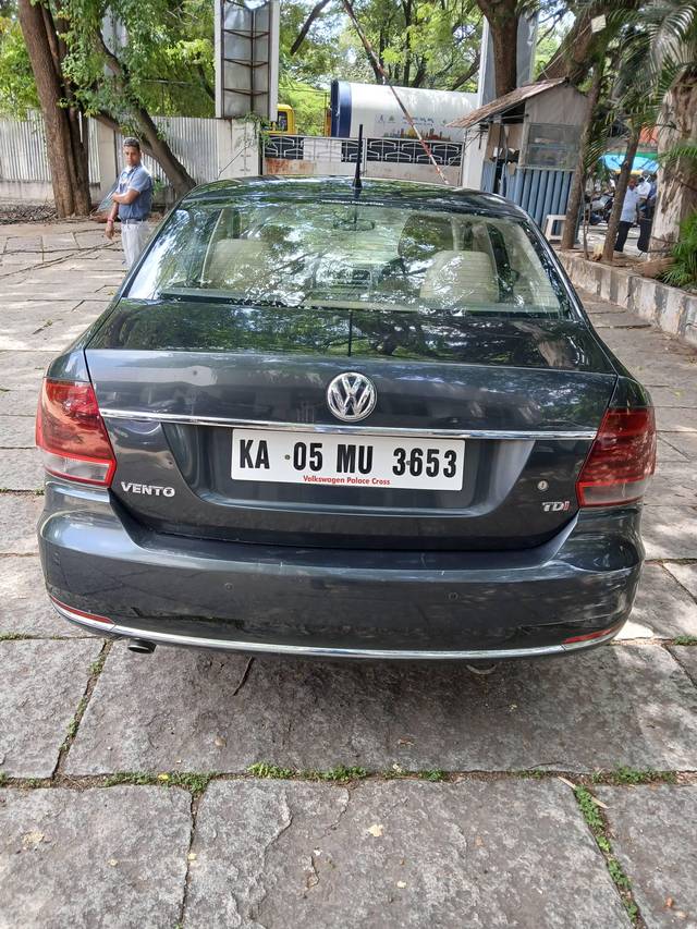 https://images10.gaadi.com/usedcar_image/4573461/original/processed_86834769-cc7e-412e-bd7e-aa5c6dc6ca84.jpg?imwidth=6402