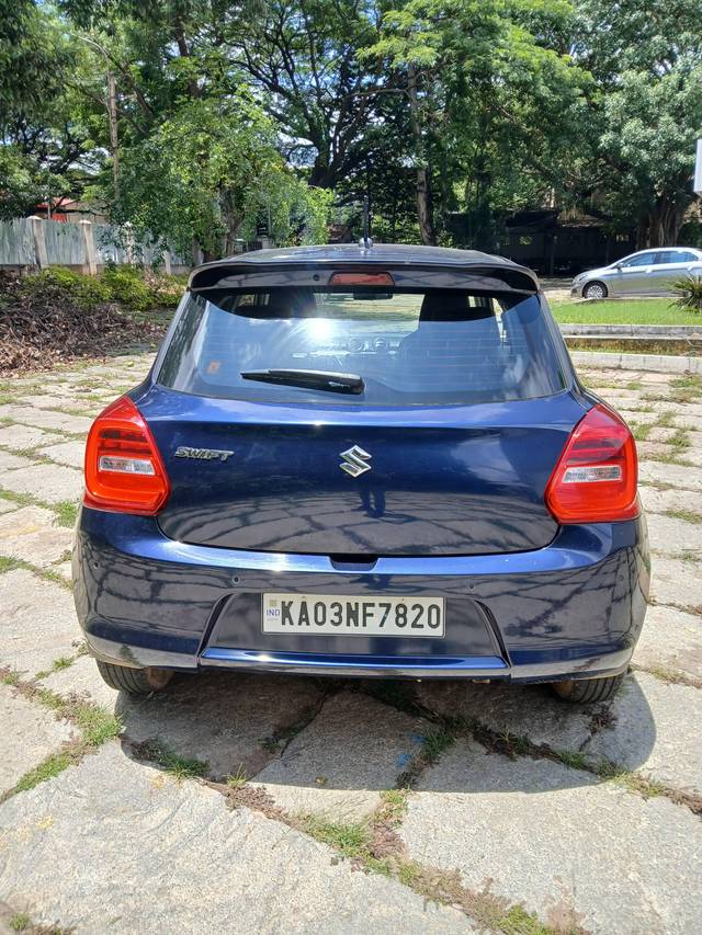 https://images10.gaadi.com/usedcar_image/4573468/original/processed_1ccf6bd8-03bd-4b60-bf5a-cb58eb61d4e4.jpg?imwidth=6401