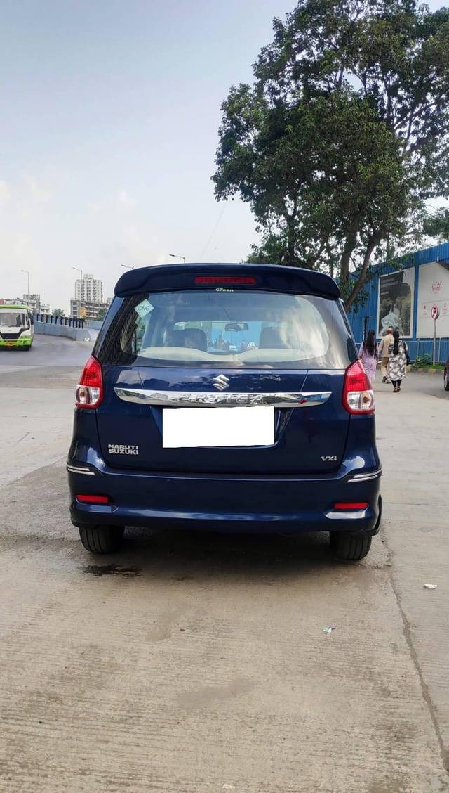 https://images10.gaadi.com/usedcar_image/4573469/original/processed_be75ef06f41ffef26a91e406046b5033.jpg?imwidth=6402