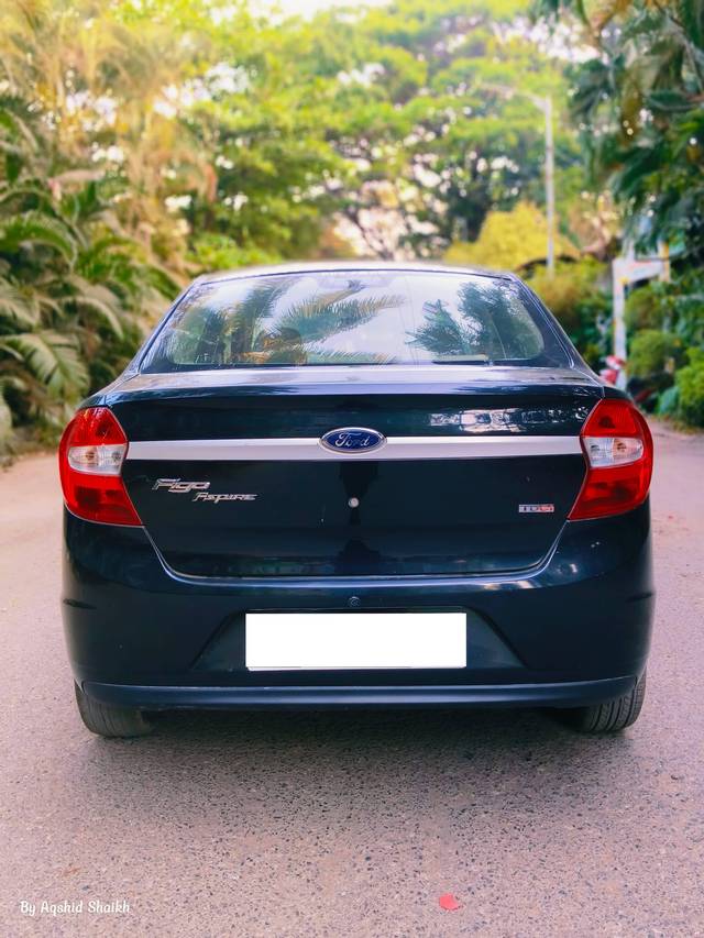 https://images10.gaadi.com/usedcar_image/4573480/original/processed_5f77a5466dc81dbd0e9d2d348dd5dd72.jpg?imwidth=6401