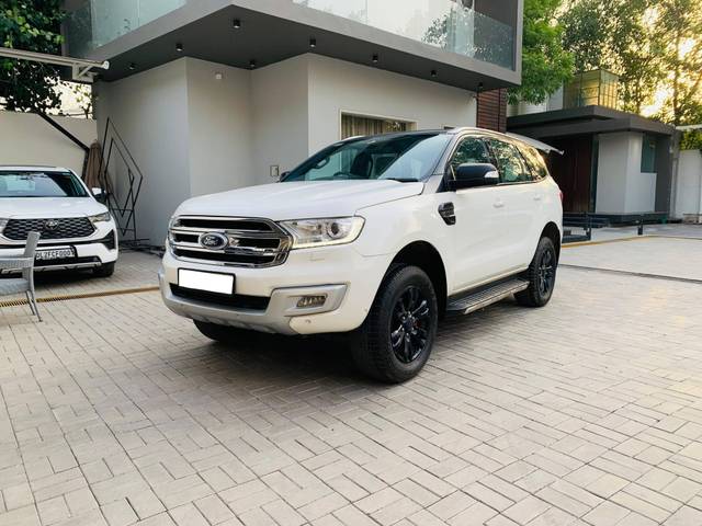 https://images10.gaadi.com/usedcar_image/4573481/original/processed_ec910dfe2f7f1d8be4ad0bdee76b28f1.jpeg?imwidth=6400