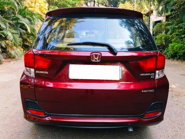https://images10.gaadi.com/usedcar_image/4573487/original/processed_633287cb7c0fe29271d8140095685e39.jpg?imwidth=6401