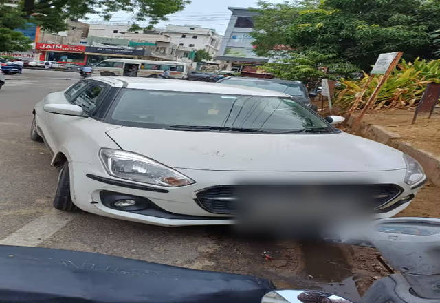 https://images10.gaadi.com/usedcar_image/4573504/original/0b0deea4-3210-4166-ab71-7a5527d30184.?imwidth=6402