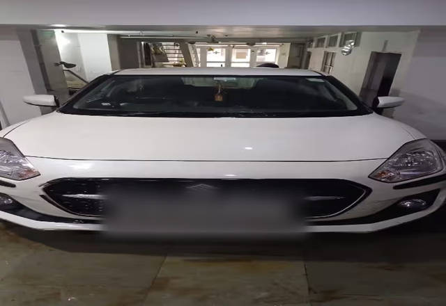 https://images10.gaadi.com/usedcar_image/4573504/original/d11dc9be-0d0c-43bb-8d03-a7688566a2cf.?imwidth=6401