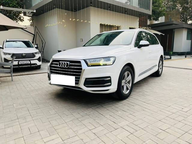 https://images10.gaadi.com/usedcar_image/4573508/original/processed_2e9569d46c46c210bfb008f16ef028ef.jpeg?imwidth=6402