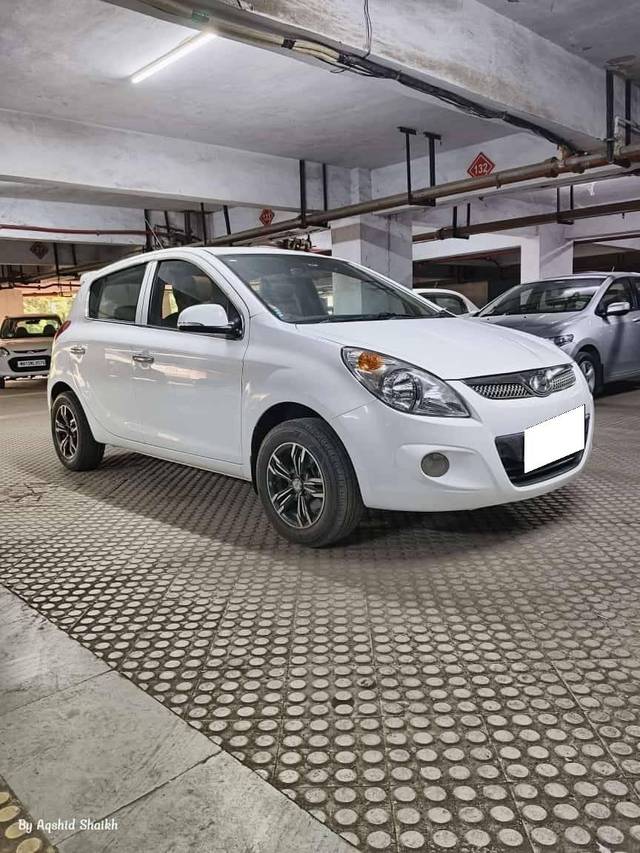 https://images10.gaadi.com/usedcar_image/4573510/original/processed_812f82898b8d733652bc16932ed37eb6.jpg?imwidth=6400