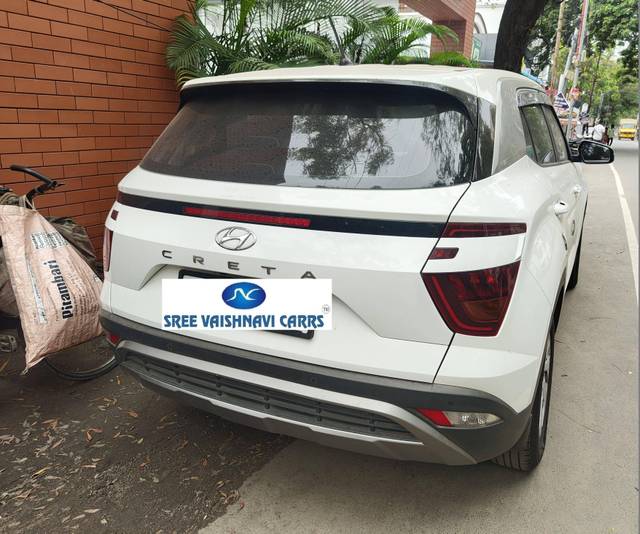 https://images10.gaadi.com/usedcar_image/4573517/original/processed_4262ca31e5a906da3e30f7c5875ff89e.jpeg?imwidth=6401