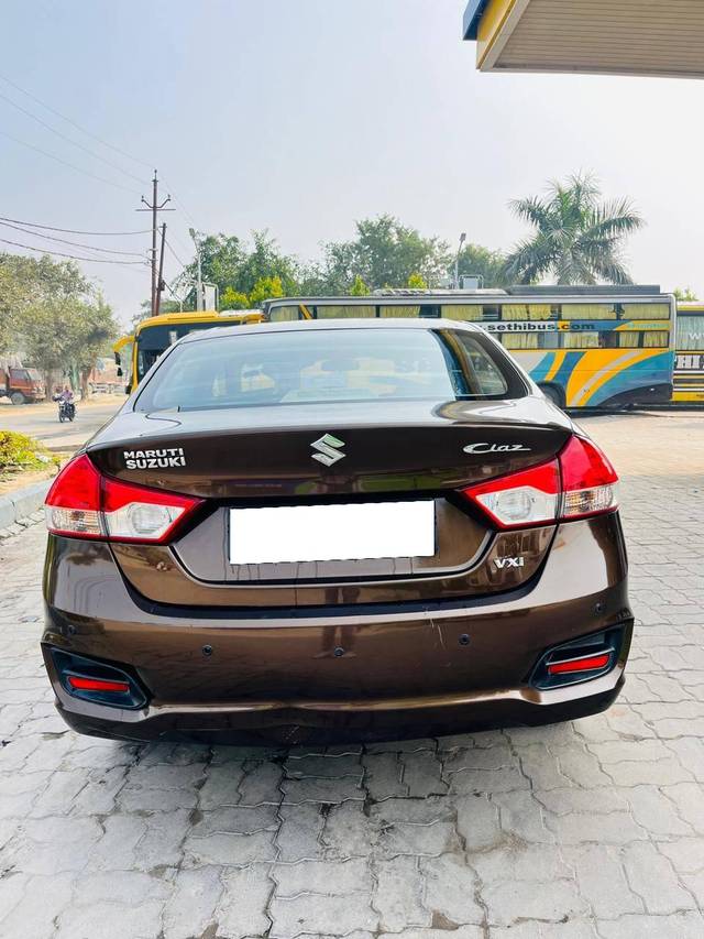 https://images10.gaadi.com/usedcar_image/4573524/original/processed_e73efa3f4bb7287eb203b11360d183d9.jpg?imwidth=6401