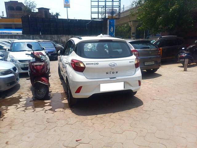 https://images10.gaadi.com/usedcar_image/4573525/original/processed_3d2b3c6e85ff88eefa145bceafe35225.jpg?imwidth=6402