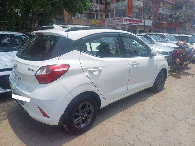 https://images10.gaadi.com/usedcar_image/4573525/original/processed_7f00ac40fb969defc6314e6bdb5c4d90.jpg?imwidth=6401