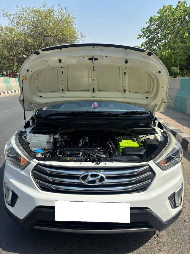 https://images10.gaadi.com/usedcar_image/4573527/original/processed_b3f8dd1df8d3b0ae73ca885e244b5aba.jpeg?imwidth=6402