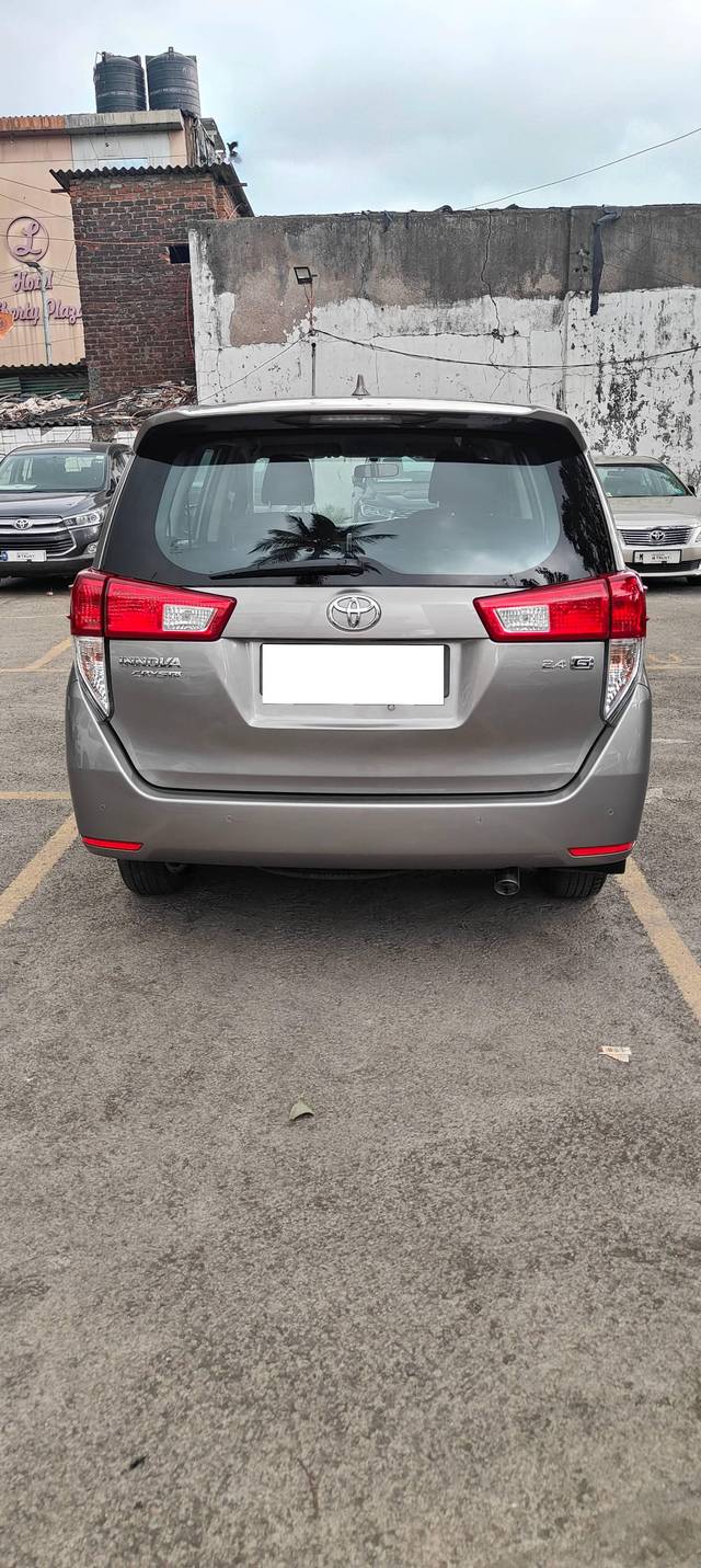 https://images10.gaadi.com/usedcar_image/4573530/original/processed_73613e7b520fe671f98af2e7b2ec112b.jpg?imwidth=6402