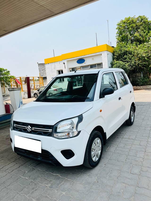 https://images10.gaadi.com/usedcar_image/4573531/original/processed_d197d572428d28526a3504a324c958d3.jpg?imwidth=6400