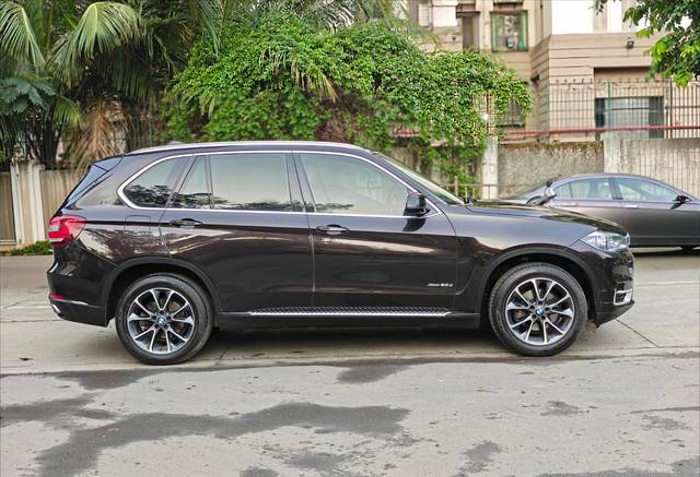 https://images10.gaadi.com/usedcar_image/4573533/original/aab35ef324d3f0c79d8c52666e1c40b6.jpg?imwidth=6401