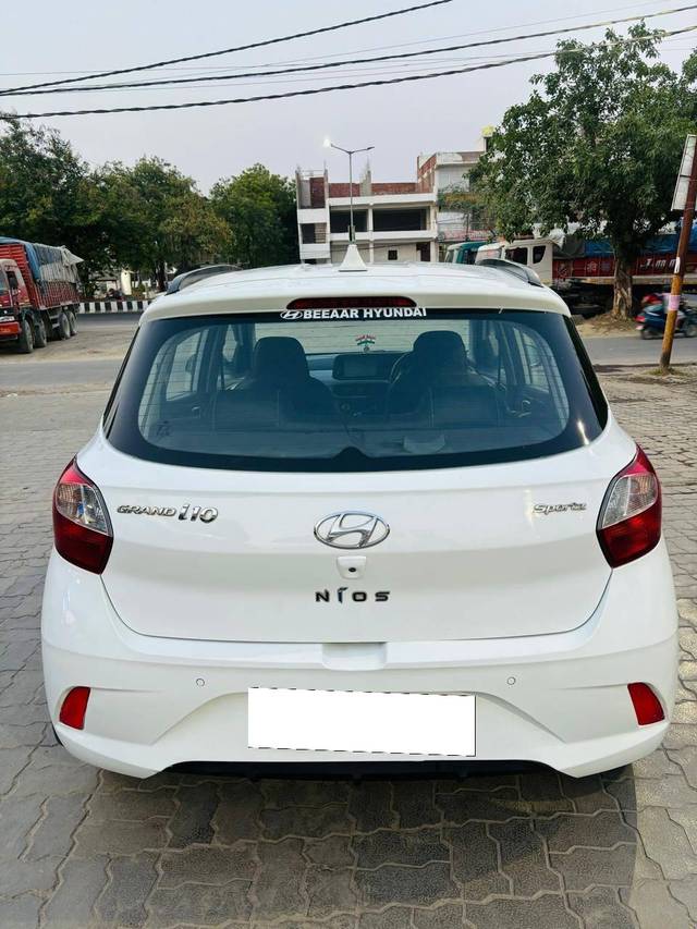 https://images10.gaadi.com/usedcar_image/4573536/original/processed_222ec6e29165d91051c24ba6f5d0e870.jpg?imwidth=6401