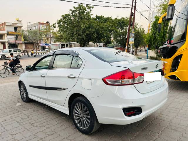 https://images10.gaadi.com/usedcar_image/4573540/original/processed_b85ce68df624f0ff85feeffff402534c.jpg?imwidth=6402