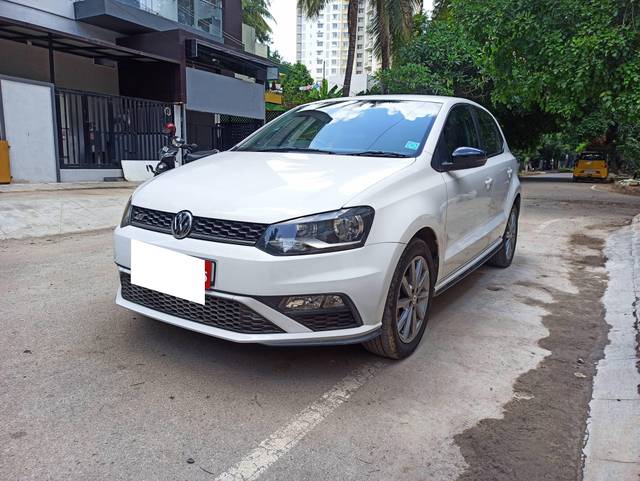 https://images10.gaadi.com/usedcar_image/4573542/original/processed_0f211d731ad1a2d1d64ad2117949d8b5.jpg?imwidth=6402