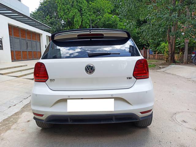 https://images10.gaadi.com/usedcar_image/4573542/original/processed_fdd69fd3065af6734fbfb0ca65e85095.jpg?imwidth=6401