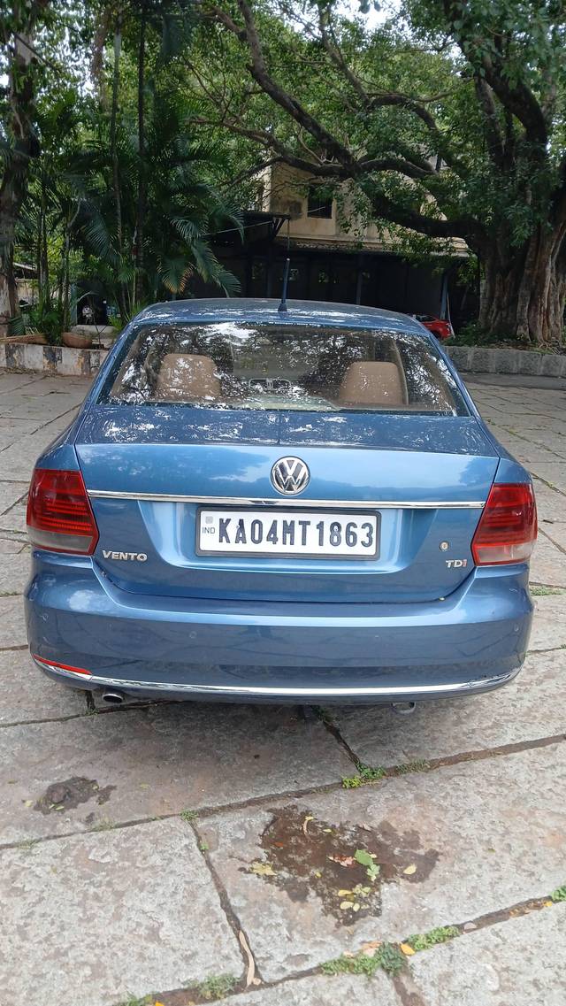 https://images10.gaadi.com/usedcar_image/4573545/original/processed_85eb4ca7-0e09-44ab-8b40-aa88d399afea.jpg?imwidth=6402