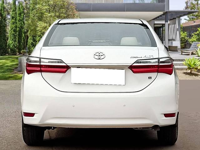 https://images10.gaadi.com/usedcar_image/4573551/original/processed_fd385dde75183d504d4aa48e0f3f526b.jpg?imwidth=6402