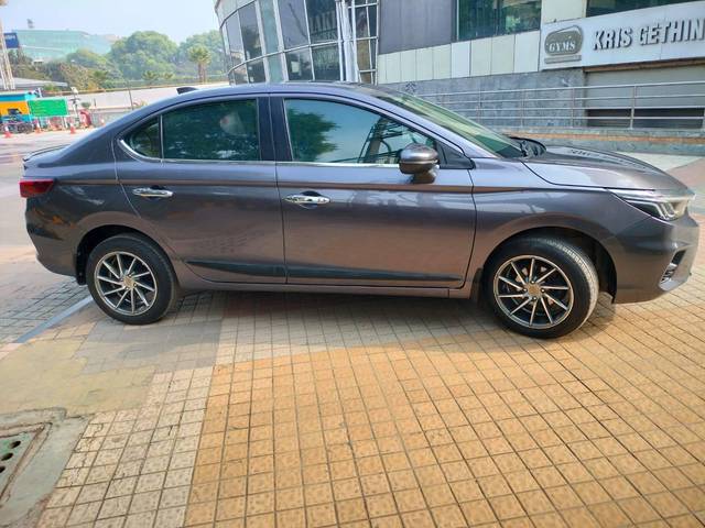 https://images10.gaadi.com/usedcar_image/4573565/original/processed_2b5e47aa1e10ae11c0fc8e595cd741da.jpg?imwidth=6401