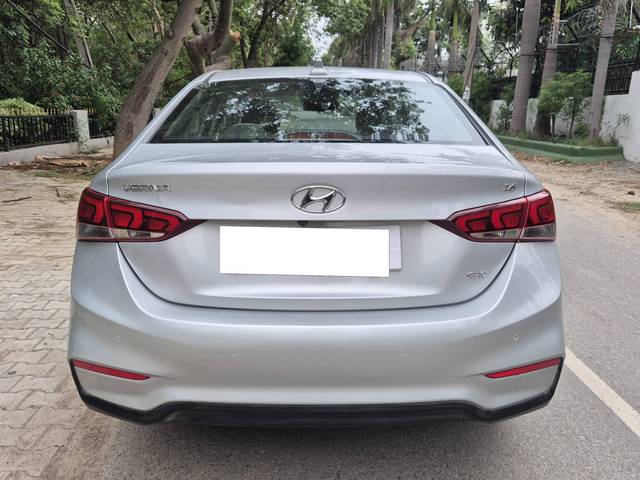 https://images10.gaadi.com/usedcar_image/4573572/original/processed_8d825a35db7556e8026e5ab9129ddec1.jpg?imwidth=6402