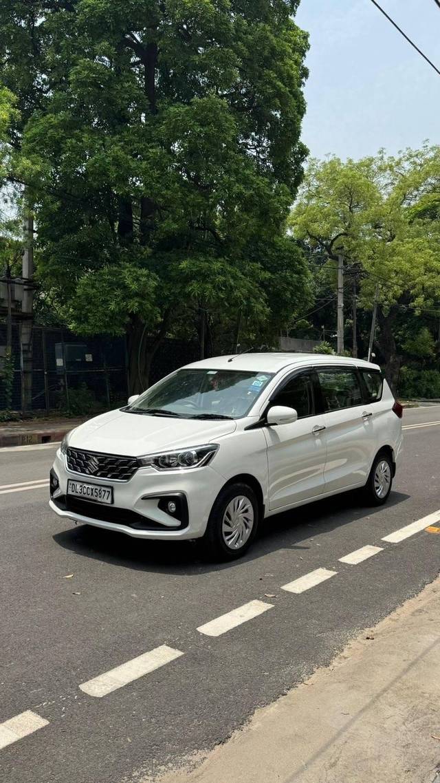 https://images10.gaadi.com/usedcar_image/4573578/original/processed_8f3f0155-77b5-439c-b8f8-f3a37150bcdc.jpg?imwidth=6402
