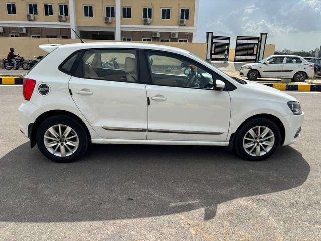 https://images10.gaadi.com/usedcar_image/4573595/original/9be6203e1007b9d63fcd7d0ff1f51146.jpg?imwidth=6401