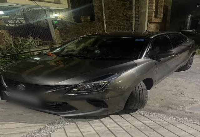https://images10.gaadi.com/usedcar_image/4573600/original/1eec0578-1a22-4e72-a197-77a44b9d2e72.?imwidth=6400
