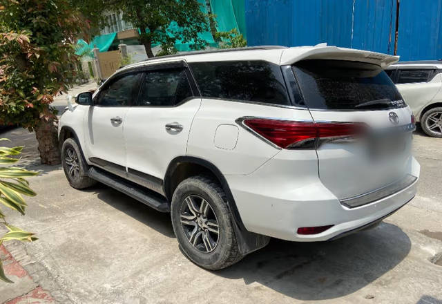 https://images10.gaadi.com/usedcar_image/4573611/original/e6799824-da42-401d-9d7b-6157bb312988.?imwidth=6402