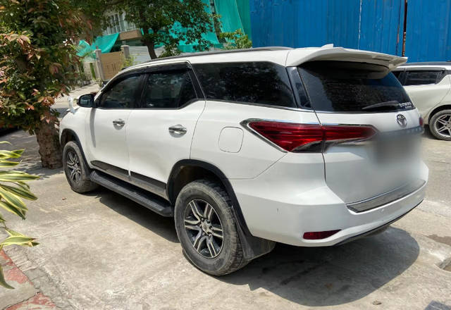https://images10.gaadi.com/usedcar_image/4573611/original/ea2bc88e-8a2e-4d75-9221-d9c995b59a53.?imwidth=6401